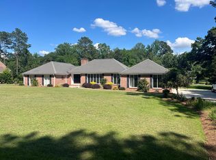 66 Springhill Dr, Tifton, GA 31793