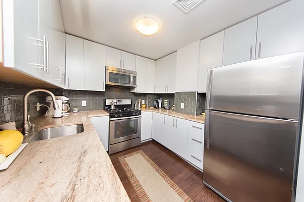 Rented by MNS | media 18