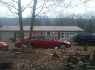 127 Cabin Ln, Great Cacapon, WV 25422