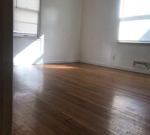 5th image of 707 Thoreau Ave