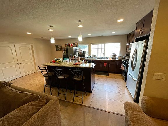 4th image of 231 Gunsmoke Dr