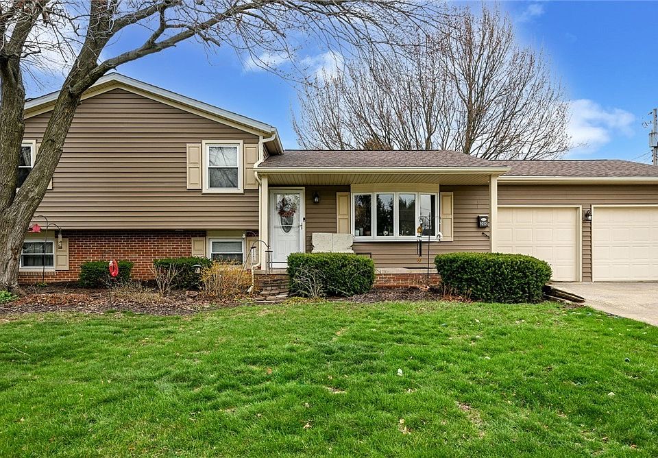 1st image of 300 Castleton Rd NE