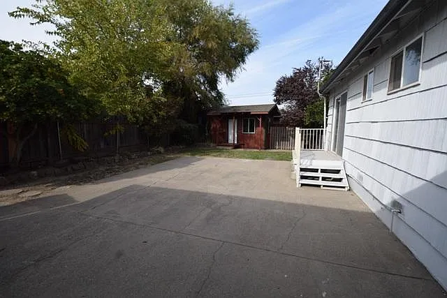 5233 Columbine Way — Photo 13