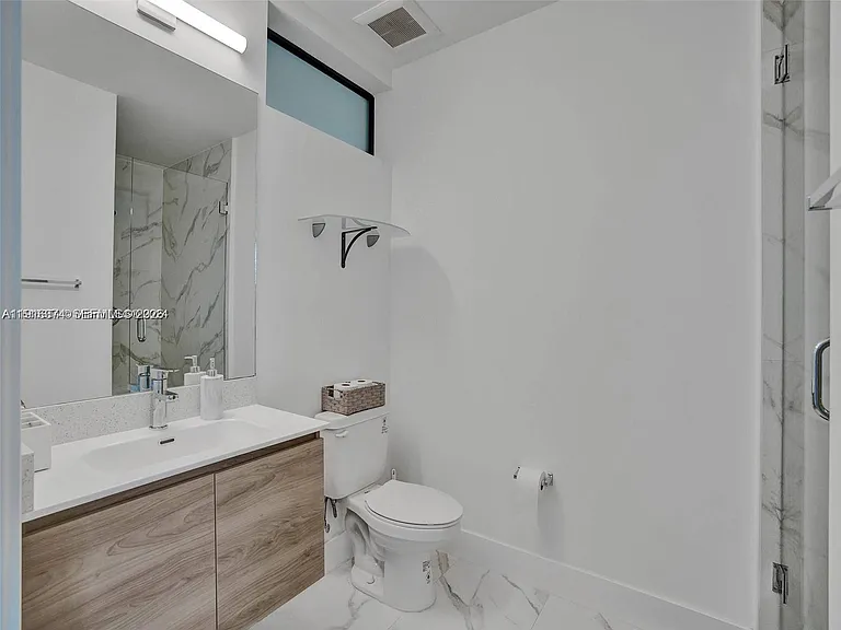 4100 SW 64th Ave — Photo 9