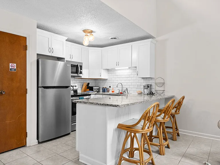 1890 Auburn Ln #29E — Photo 7