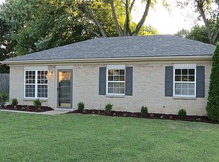 7724 Dominique Dr, Louisville, KY 40228