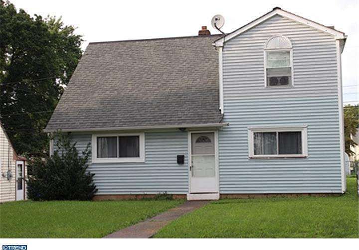 2nd image of 353 W Walnut St