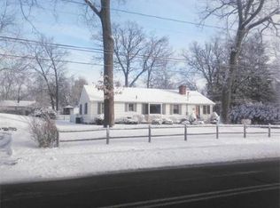 24 Mill St, Agawam, MA 01001