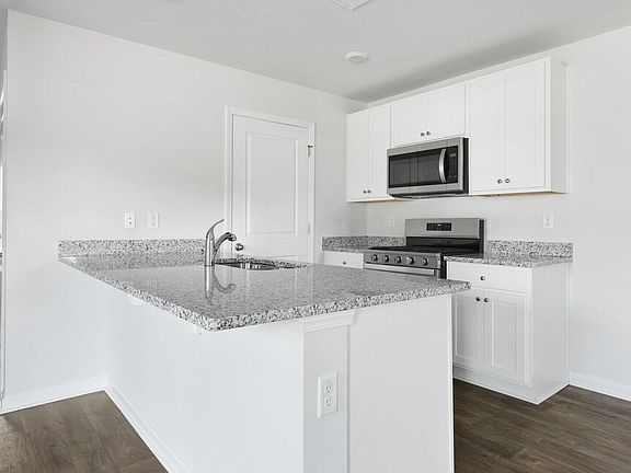 3rd image of 137 Mims Academy Dr