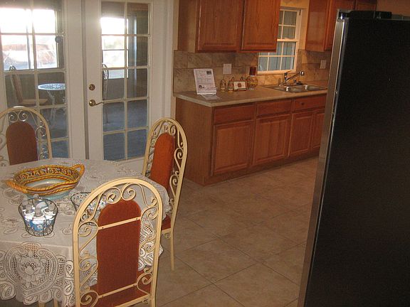2nd image of 3825 Madrid Dr NE