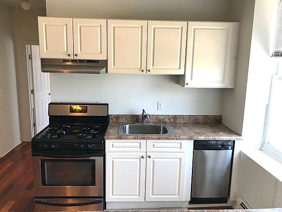 4th image of 710 6th Ave Unit 206