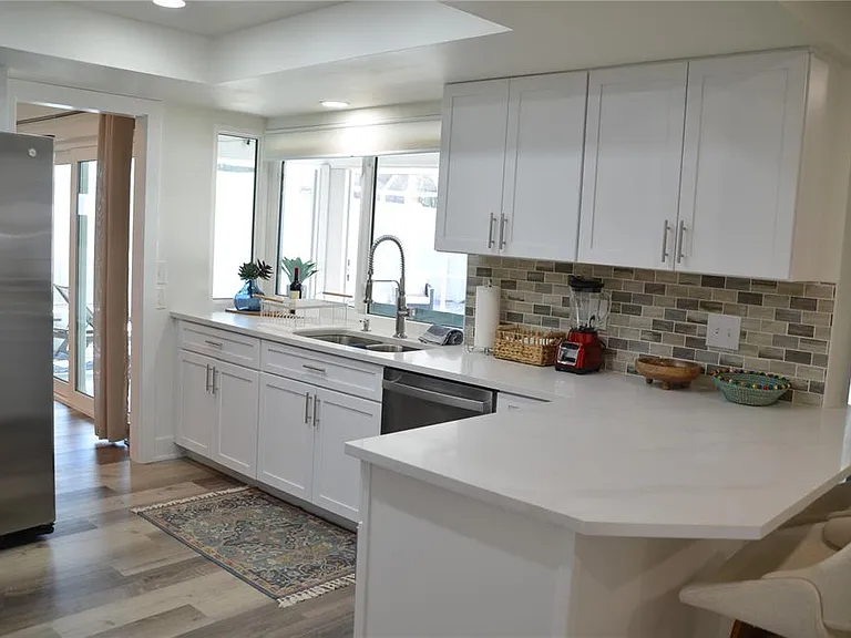 726 Birdsong Ln — Photo 16