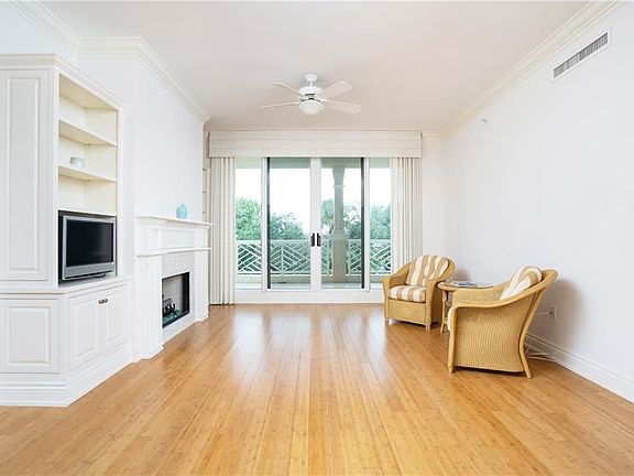 5th image of 501 N Swim Club Dr APT 3A