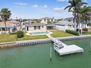 11340 5th St E, Treasure Island, FL 33706