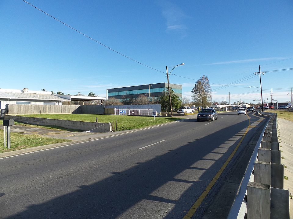 1st image of 1529 Whitney Avenue