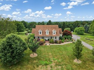 50 Grist Mill Ln, Pleasant Valley, NY 12569