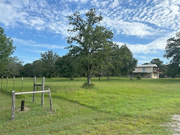 4th image of 2124 E Pin Oak Ln #136