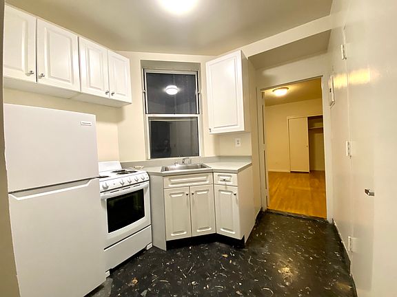 3rd image of 249 E 30th St #1F