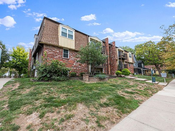 4th image of 4342 Holly St APT 2S