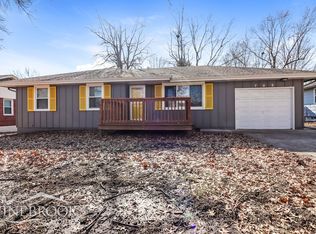 703 NE Darwin St, Lees Summit, MO 64063