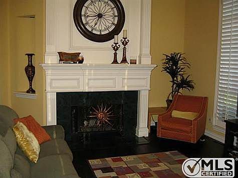5th image of 5913 Westmont Dr