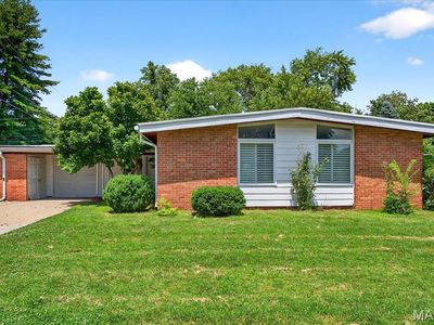 2765 Holiday Hill Dr, Florissant, MO, 63033