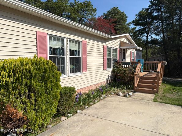 308 Kenwood Court, Manchester, NJ 08759