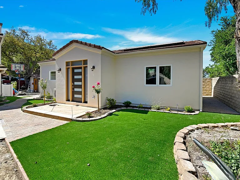 4956A Vejar Dr — Photo 3