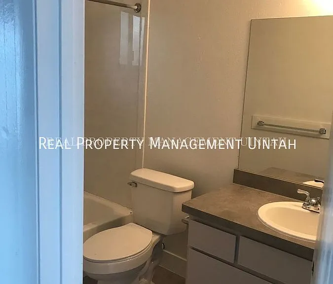 160 S Main St #7 — Photo 3