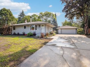 2968 Matilda St, Roseville, MN 55113