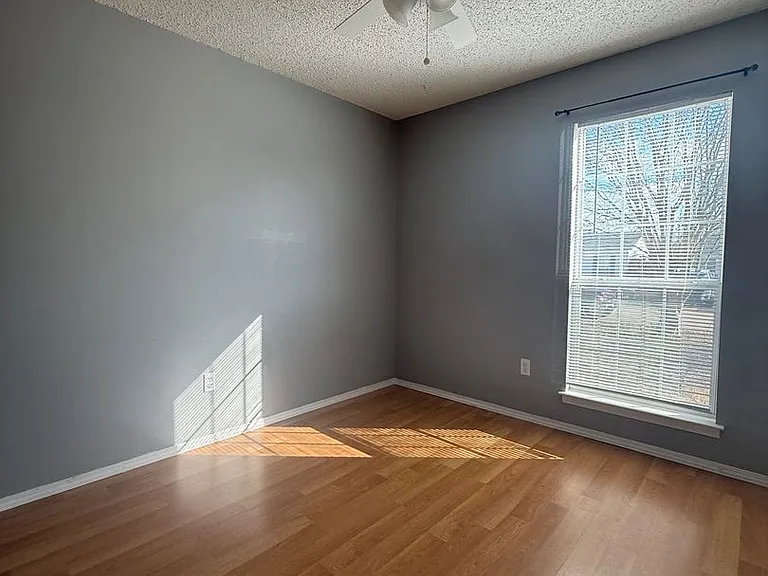 14108 Cherry Hill Dr — Photo 10