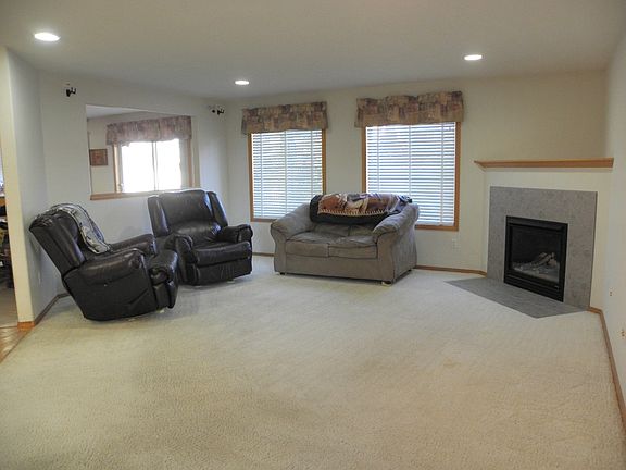 3rd image of 1811 SE 191st Pl