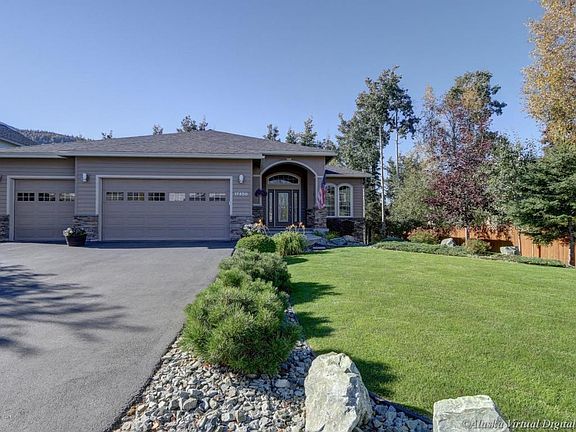 2nd image of 17450 Yellowstone Dr