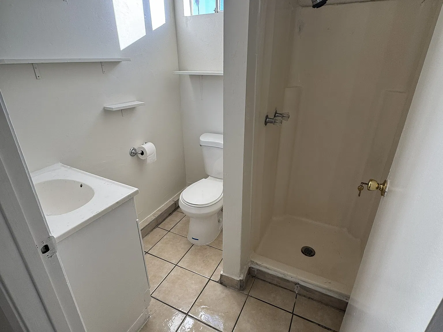 3 bed, 1000 sqft, $3,150 — Photo 2