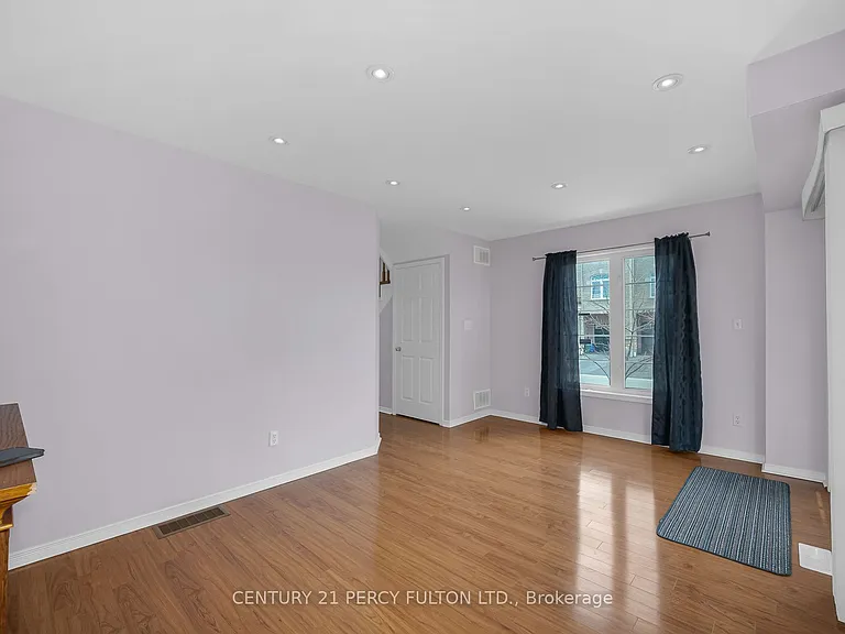 2 Talbotshire St — Photo 7