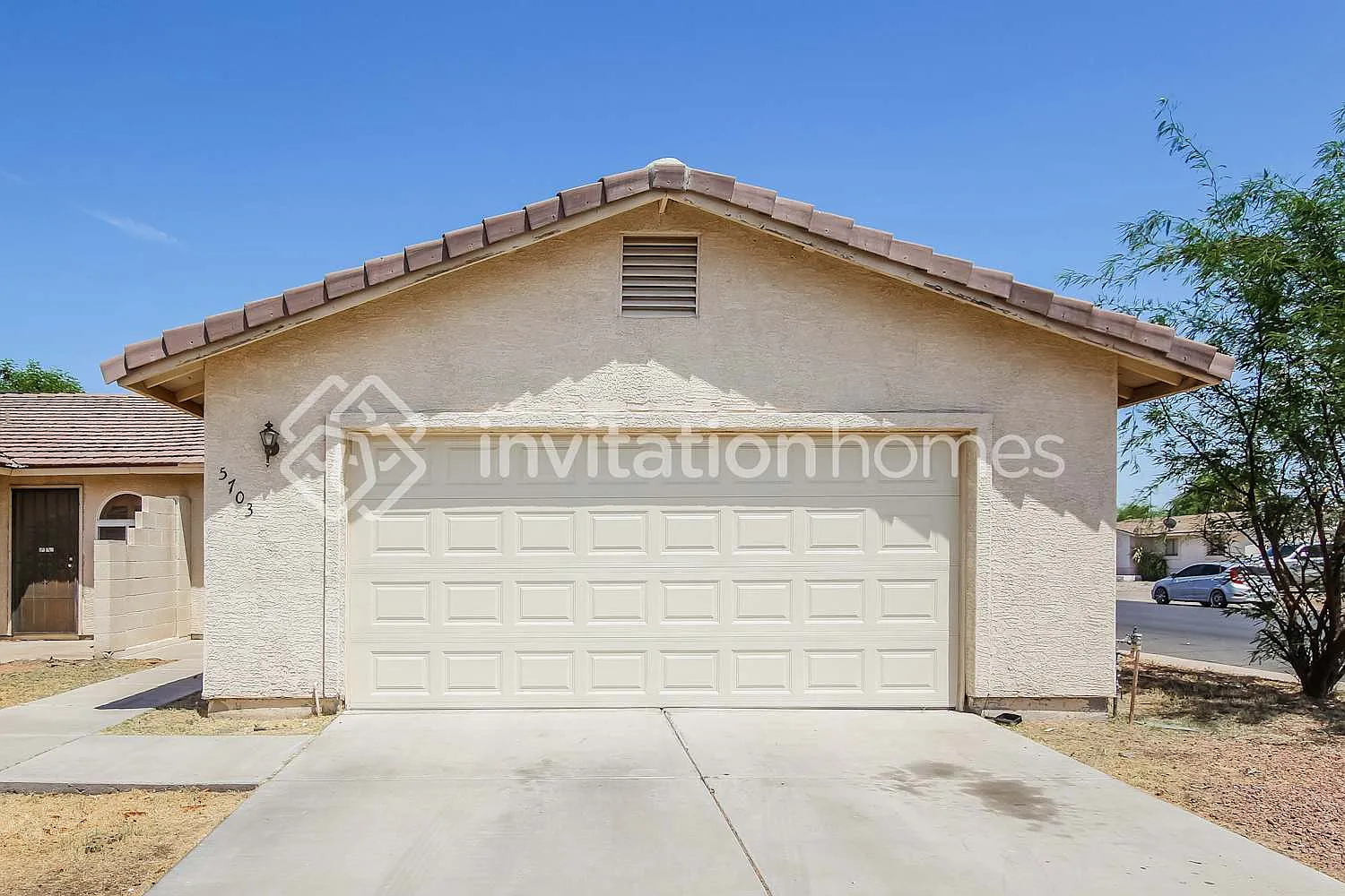 5703 N 67th Dr Glendale, AZ 85303 — Photo 1