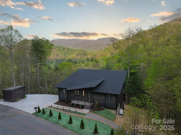 175 Silverglen Way, Hendersonville, NC 28792