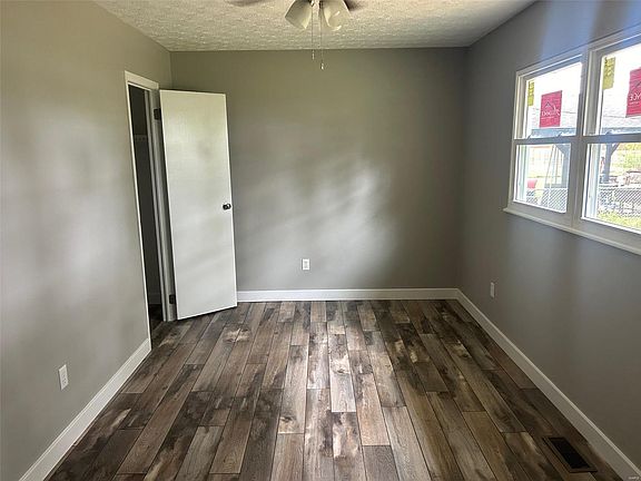 3rd image of 605 Saint Rose Dr