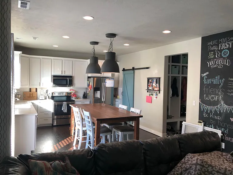 1087 W Stonehaven Dr — Photo 3