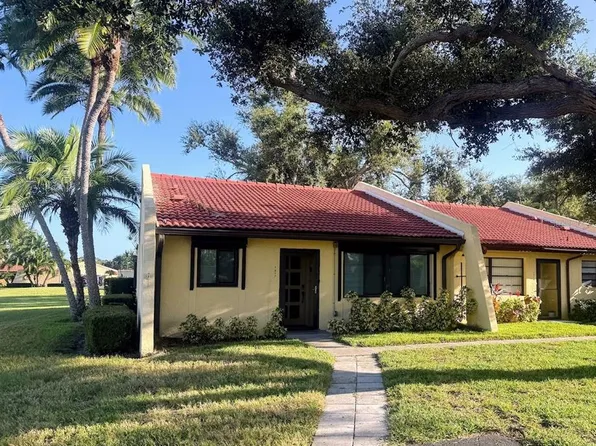1317 57th St W, Bradenton, FL 34209
