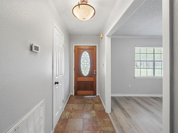 2nd image of 592 Florida Park