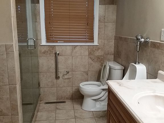 4th image of 506 N Broad St