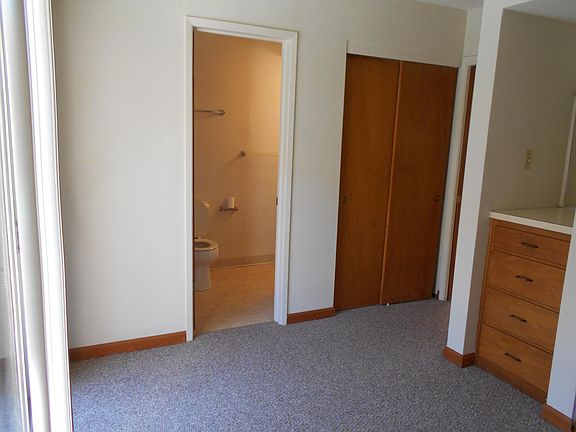 4th image of 234 Felix St APT 4