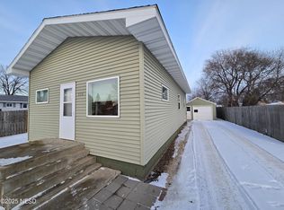116 12th St SW, Watertown, SD 57201