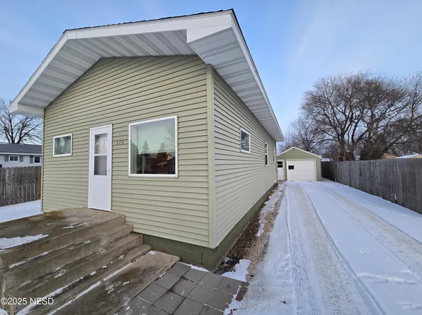 116 12th St SW, Watertown, SD 57201