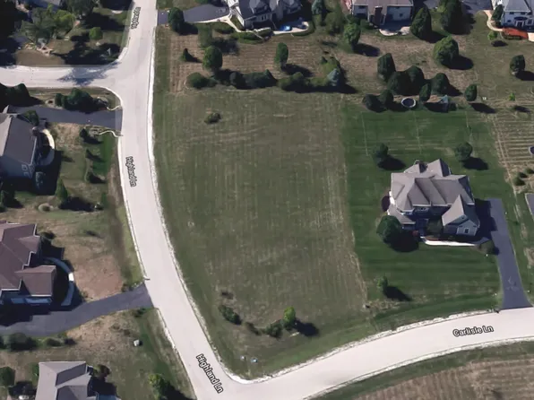 9905 Carlisle Ln, Crystal Lake, IL 60014