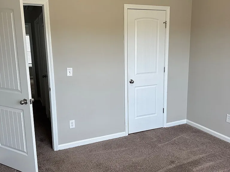 2213 Grandwood Ln — Photo 32