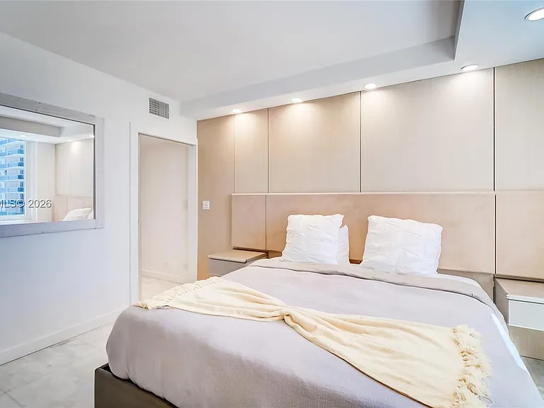 2301 Collins Ave #439 — Photo 7