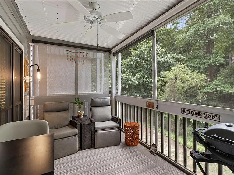 525 Warm Springs Cir — Photo 18