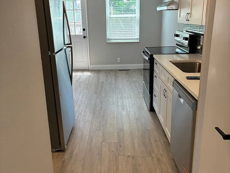 502-510 Broadmoor Dr — Photo 7